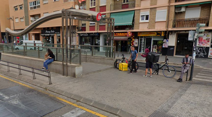 estación metro Amistat